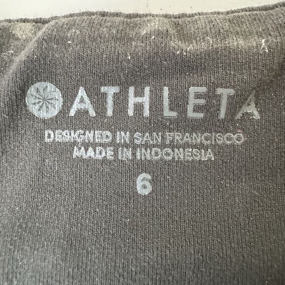 ATHLETA Charcoal NYLON SPANDEX SHORTS WITH ZIPPERED POCKETS SIZE 4 - Picture 3 of 10